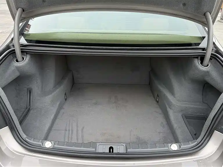 BMW 7 Series 2013 Model 740Li Leading фото 18