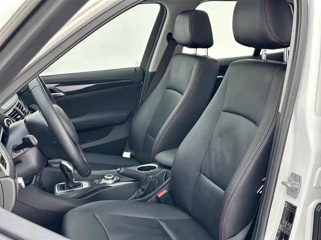 BMW X1 2015 Model sDrive18i Fashion Advanced Edition фото 20