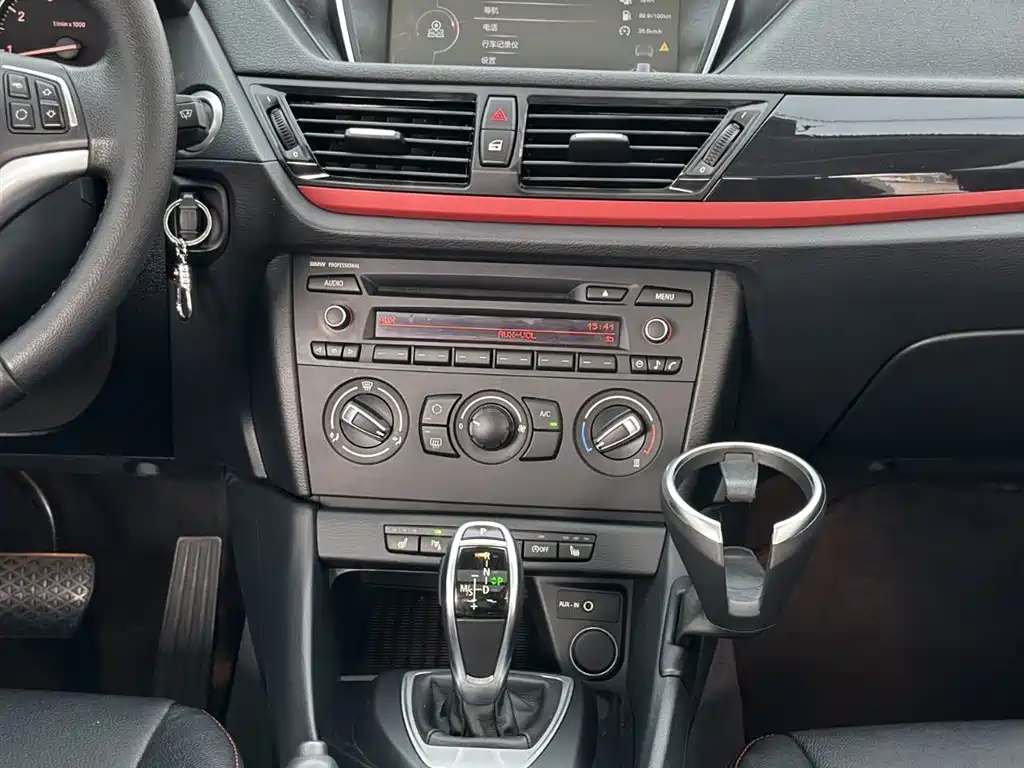 BMW X1 2015 Model sDrive18i Fashion Advanced Edition фото 18