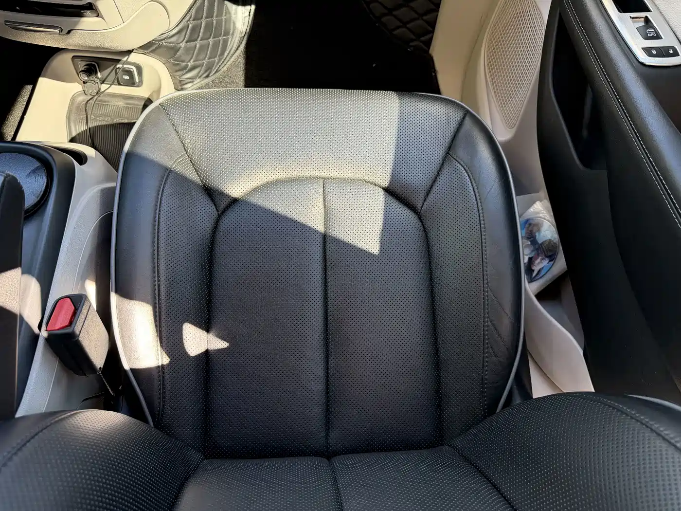 Chrysler Grand Voyager (Import) 2019 2017 3.6L Premium Edition
