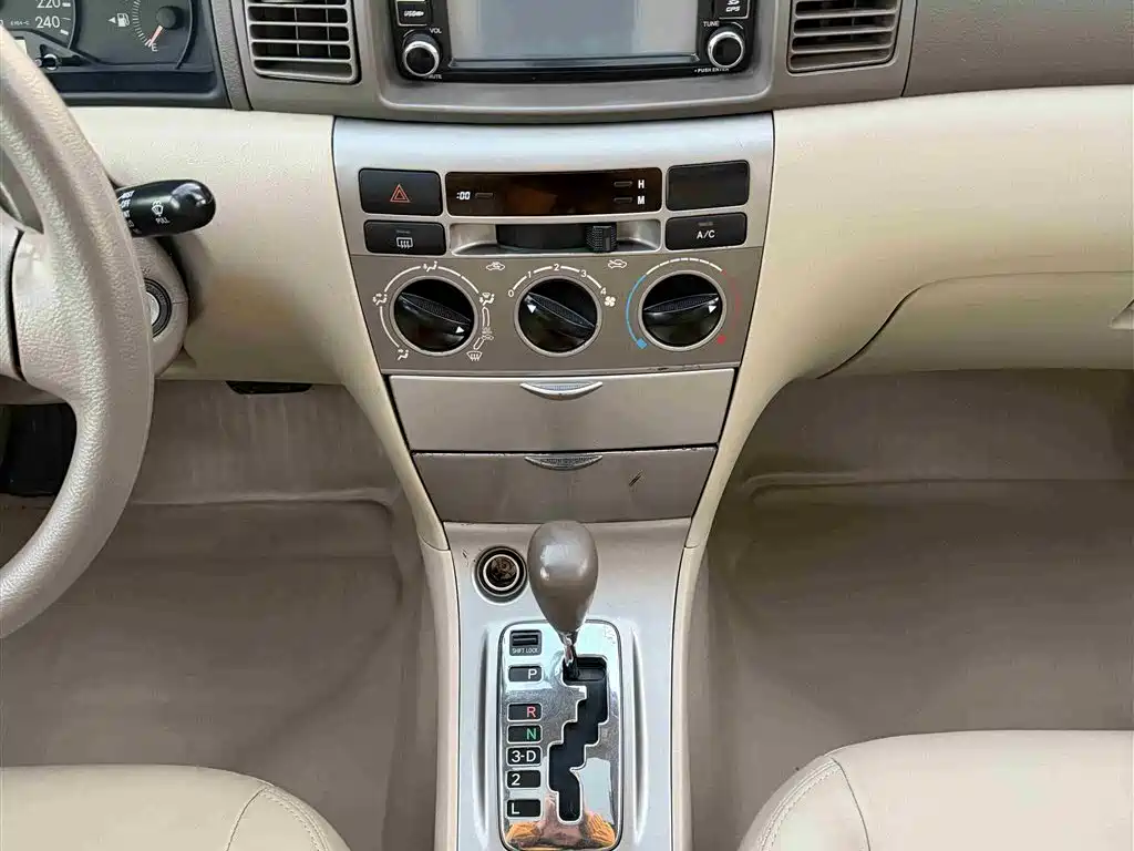Toyota Corolla 2011 1.6L Automatic Luxury Edition фото 11