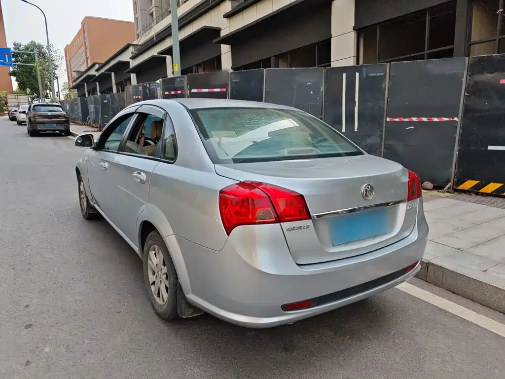 Фото 10 - Buick Excelle