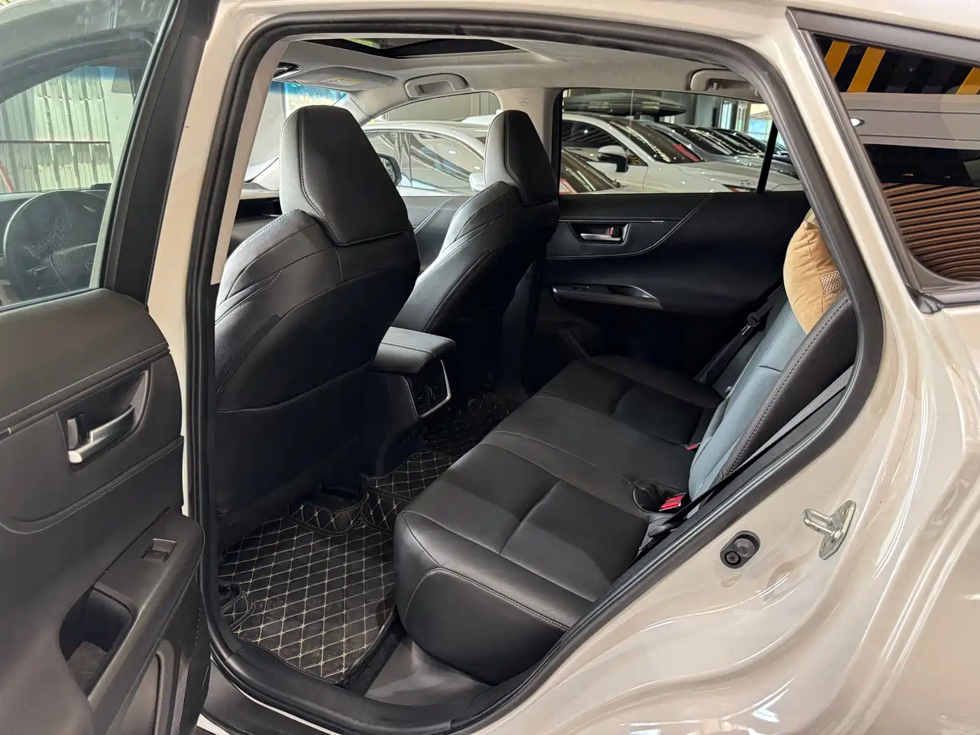 Toyota Venza 2023 2023 2.0L CVT FWD Luxury