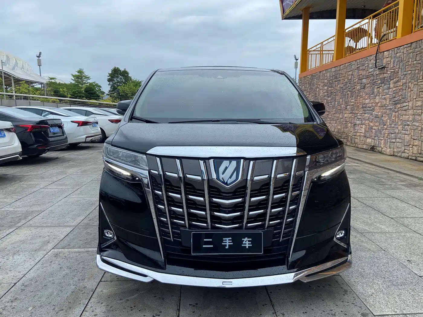 Toyota Alphard 2021 Hybrid 2.5L Premium фото 2
