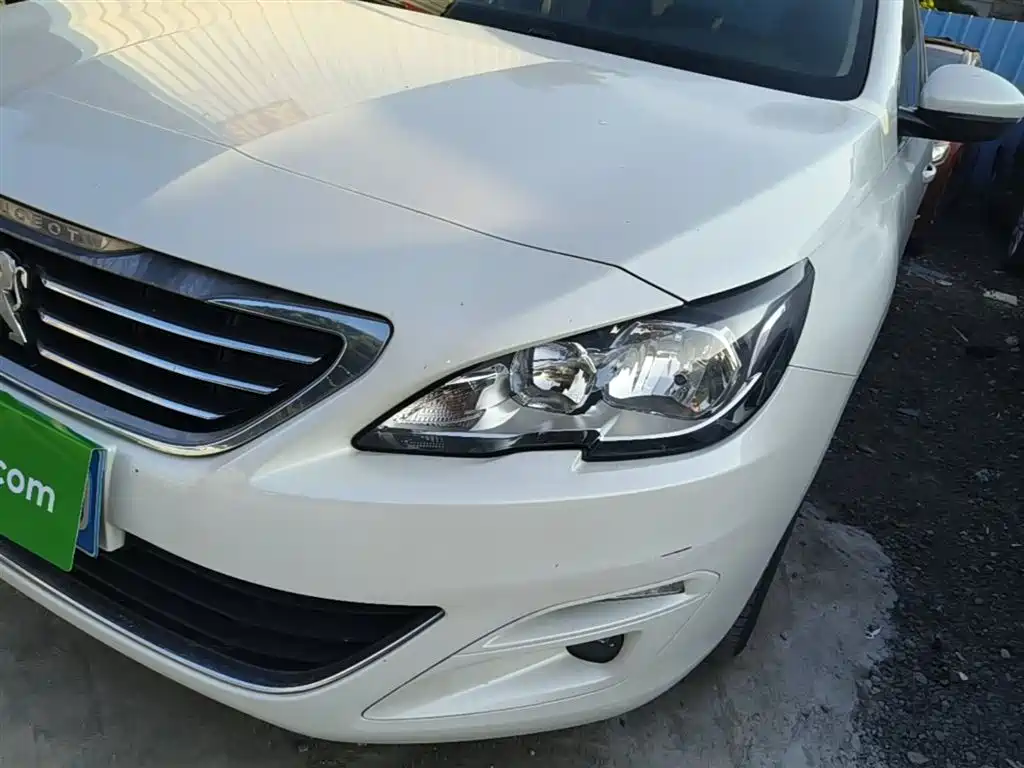 Peugeot 408 2014 1.8L Automatic Luxury Edition фото 24