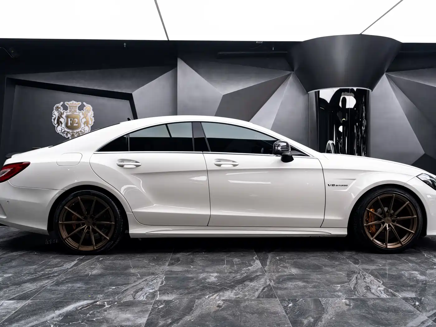 Mercedes-Benz CLS AMG 2015 AMG CLS 63 4MATIC фото 8