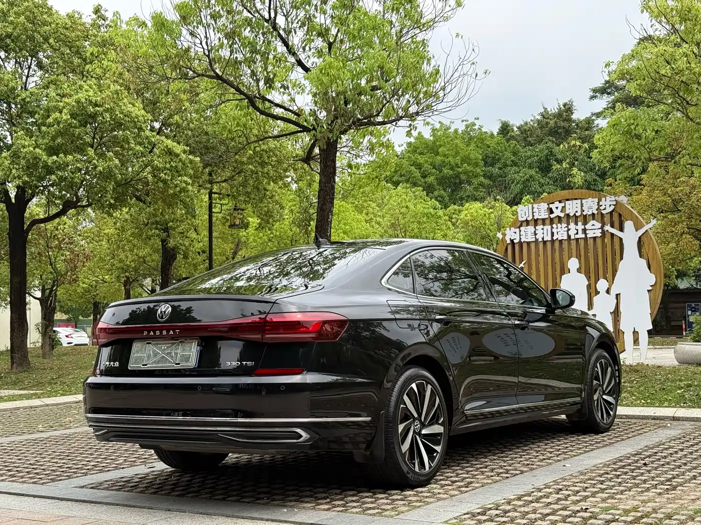 Volkswagen Passat 2022 330TSI Elite Edition фото 11