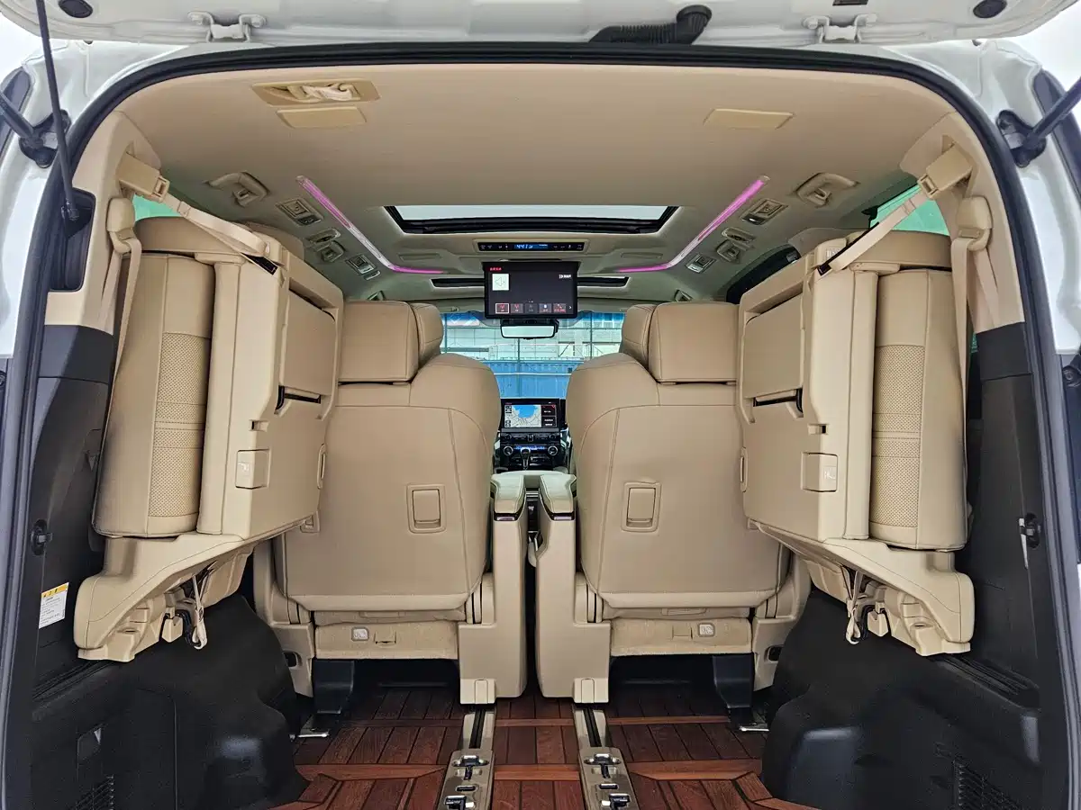 Toyota Vellfire 2021 Crown Hybrid 2.5L HV Premium Edition фото 7