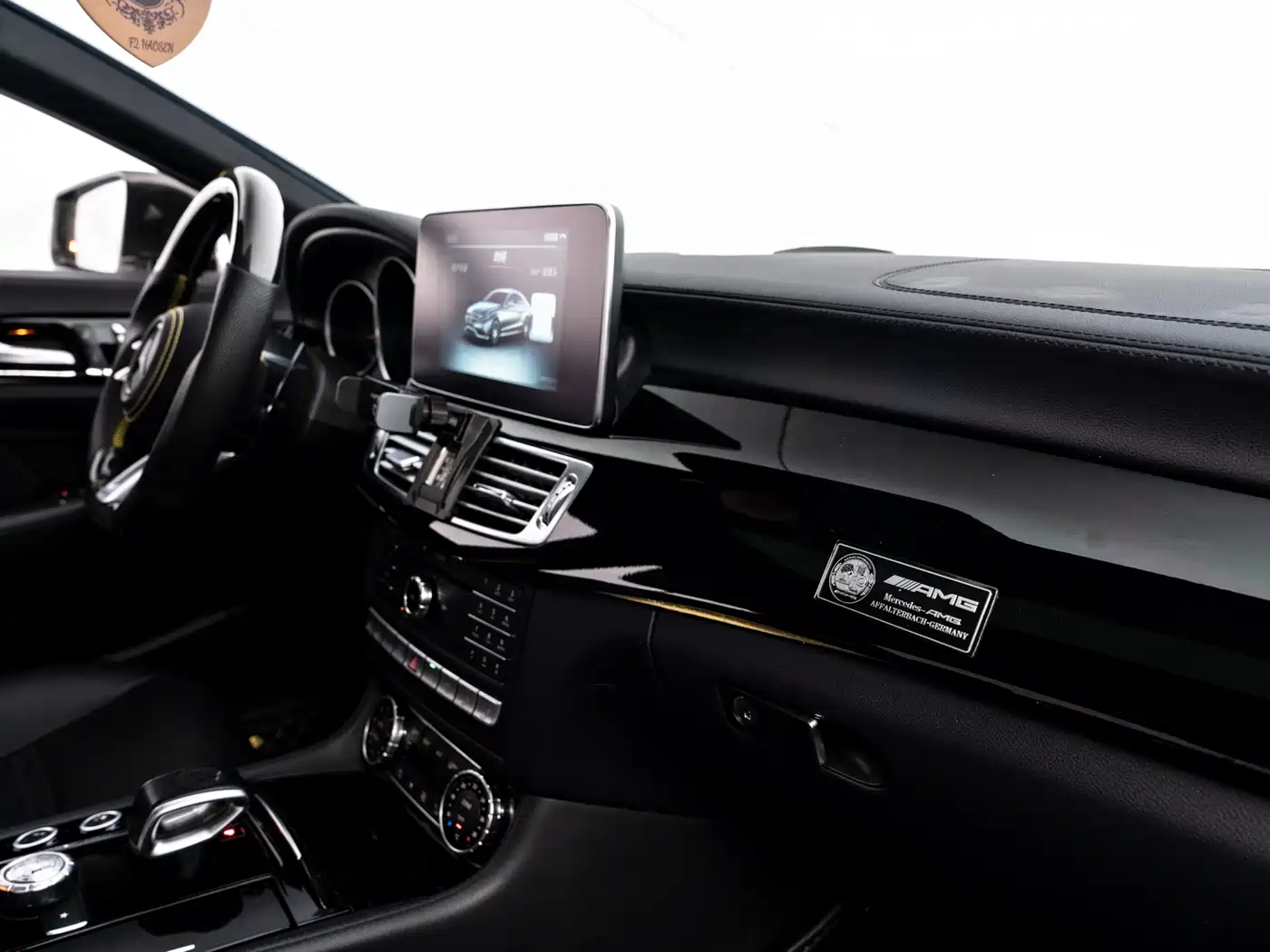 Mercedes-Benz CLS AMG 2015 AMG CLS 63 4MATIC фото 26