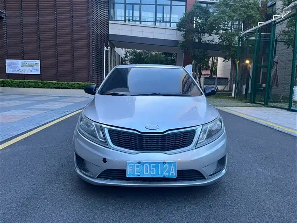 Kia K2 2012 Sedan 1.4L AT GLS Commemorative Edition фото 2