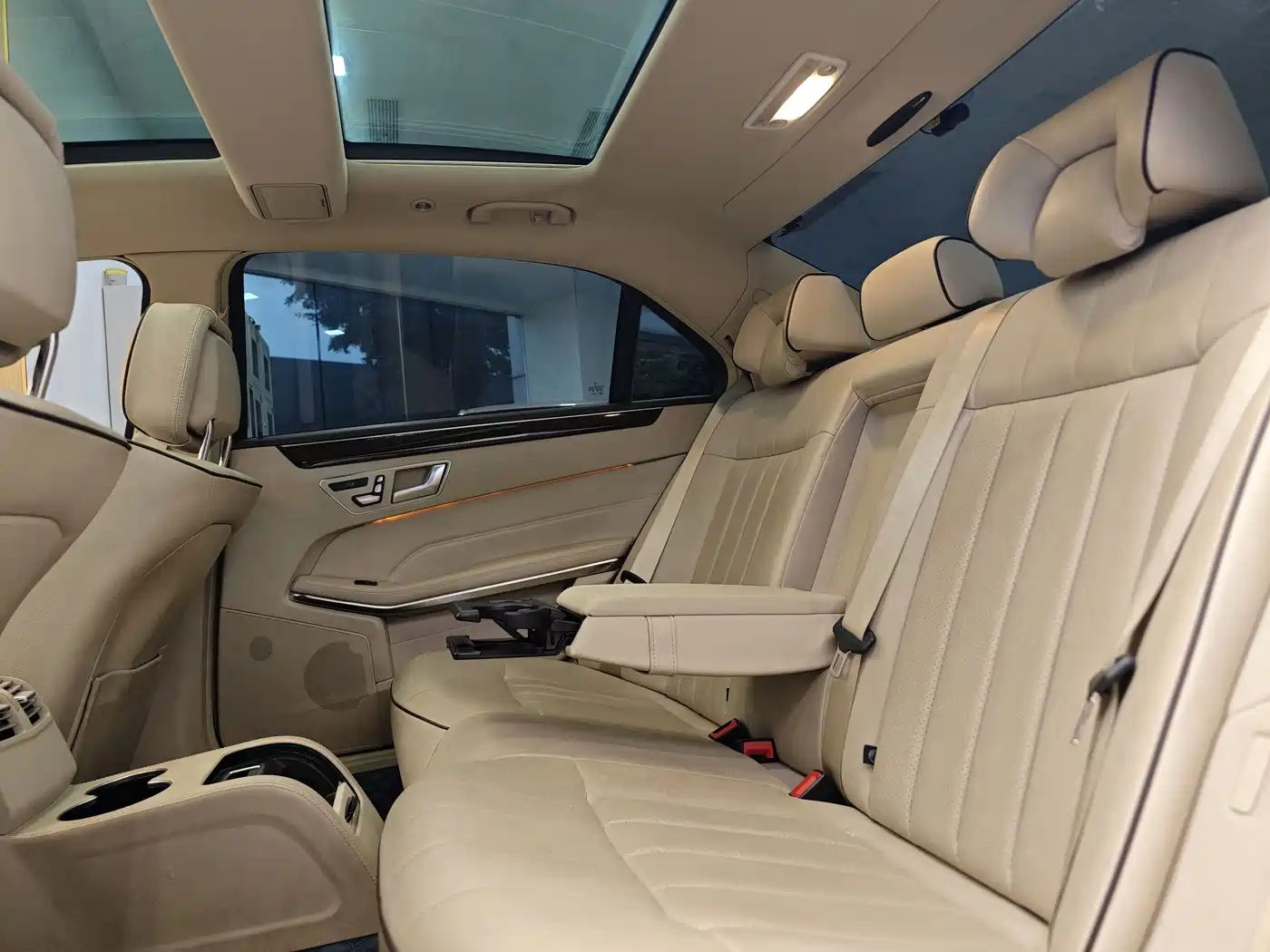 Mercedes-Benz E-Class 2015 E 260 L фото 24