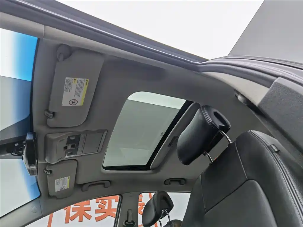 Chevrolet Captiva 2012 2.4L 4WD Flagship Edition 7-Seater фото 14