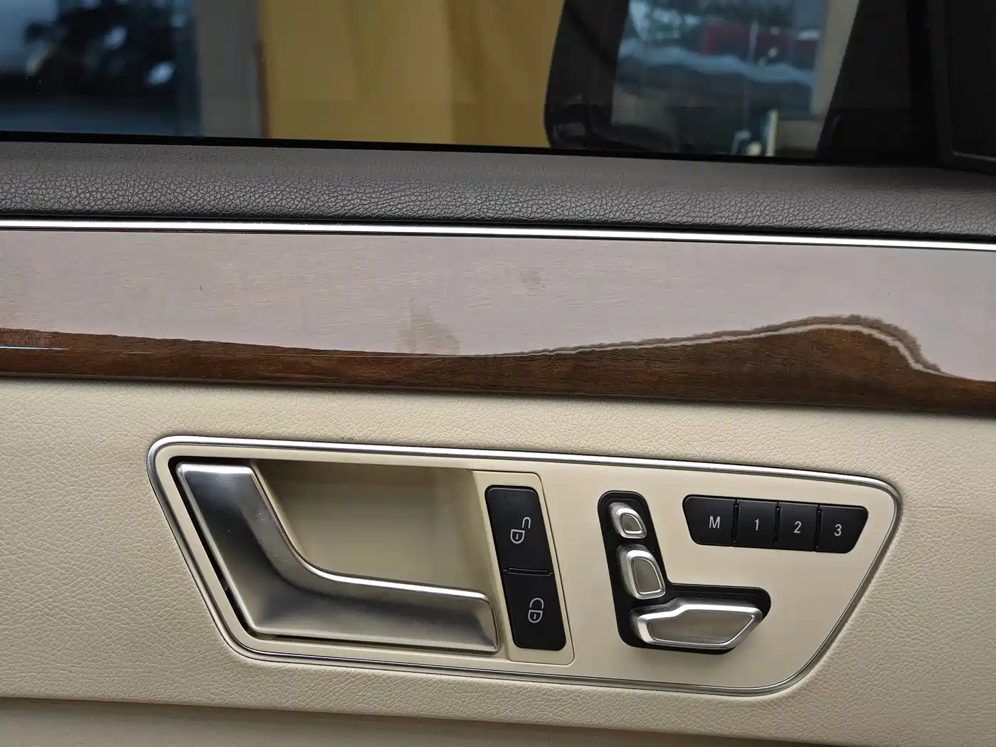 Mercedes-Benz E-Class 2015 E 260 L фото 9