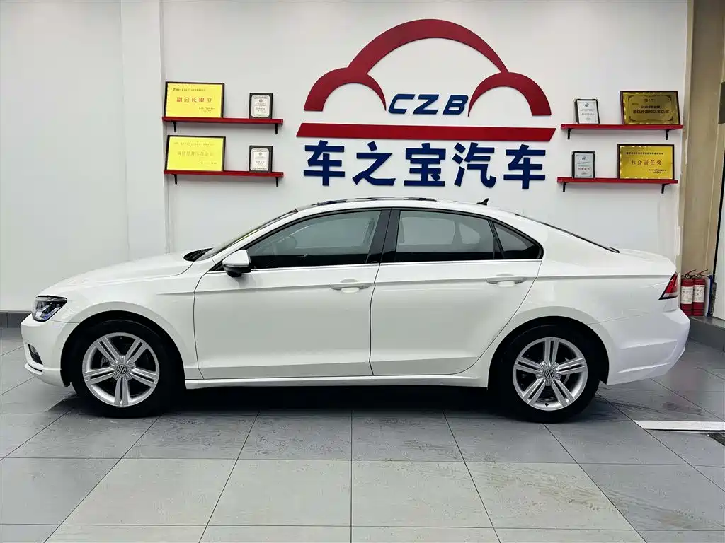 Volkswagen Lamando 2015 280TSI DSG Comfort фото 4