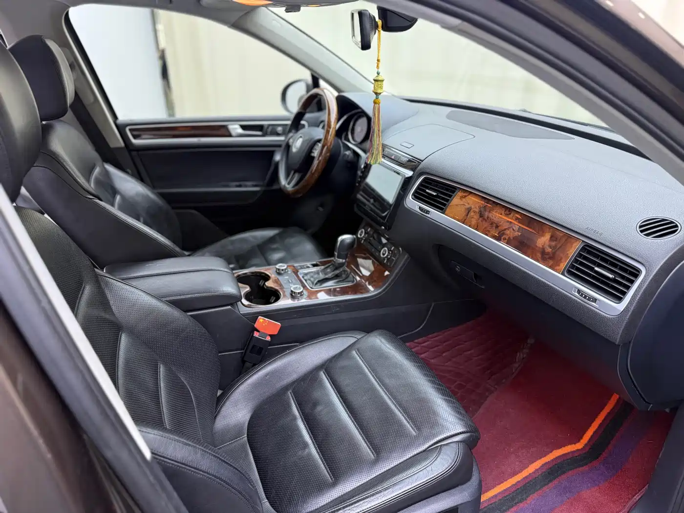 Volkswagen Touareg 2011 3.0TDI Diesel Comfort фото 7