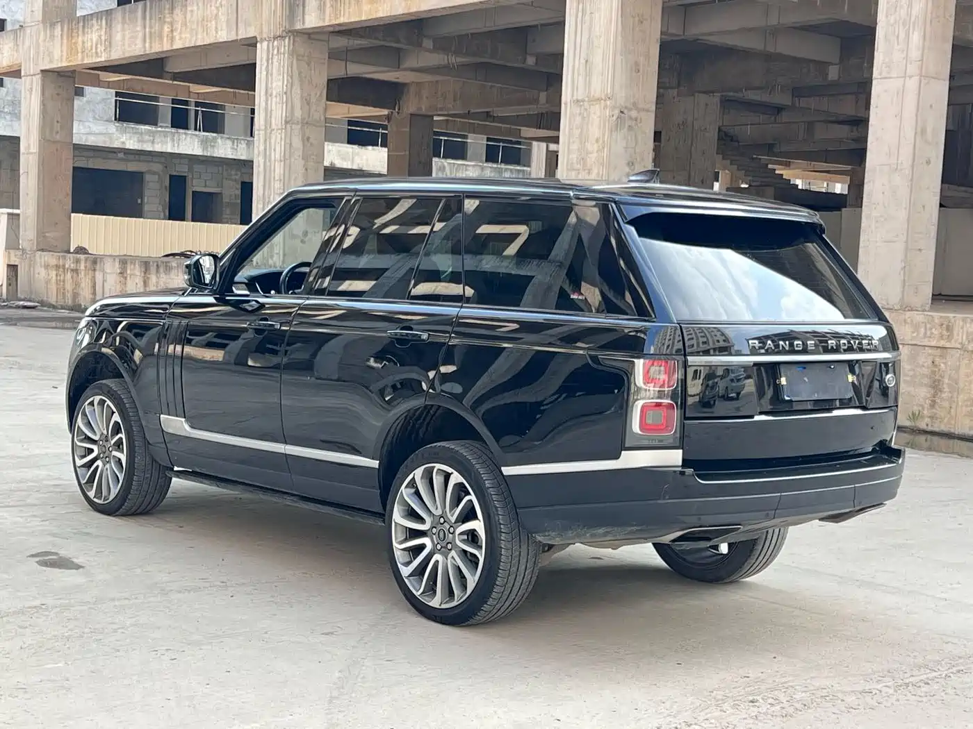 Land Rover Range Rover 2019 3.0 SCV6 Heritage Edition фото 8