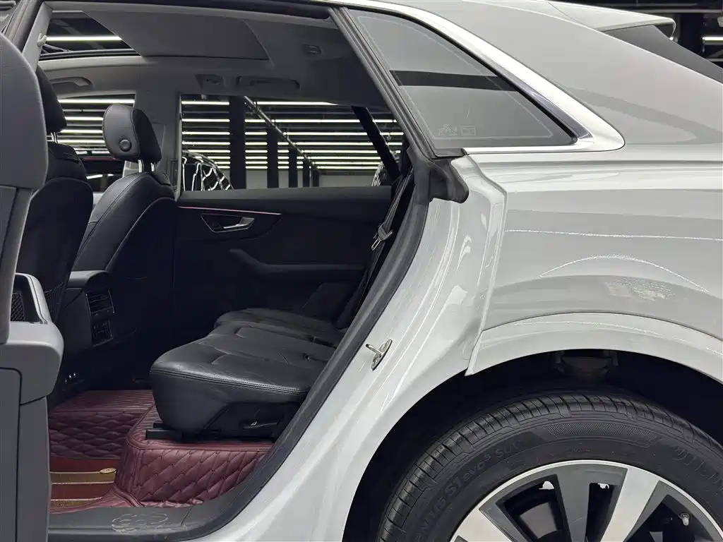 Audi Q8 2019 55 TFSI Luxury Dynamic фото 7