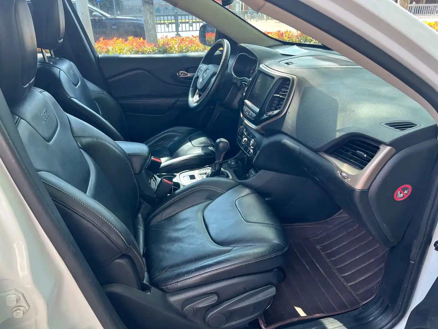 Jeep Cherokee (Import) 2015 2014 2.4L Luxury
