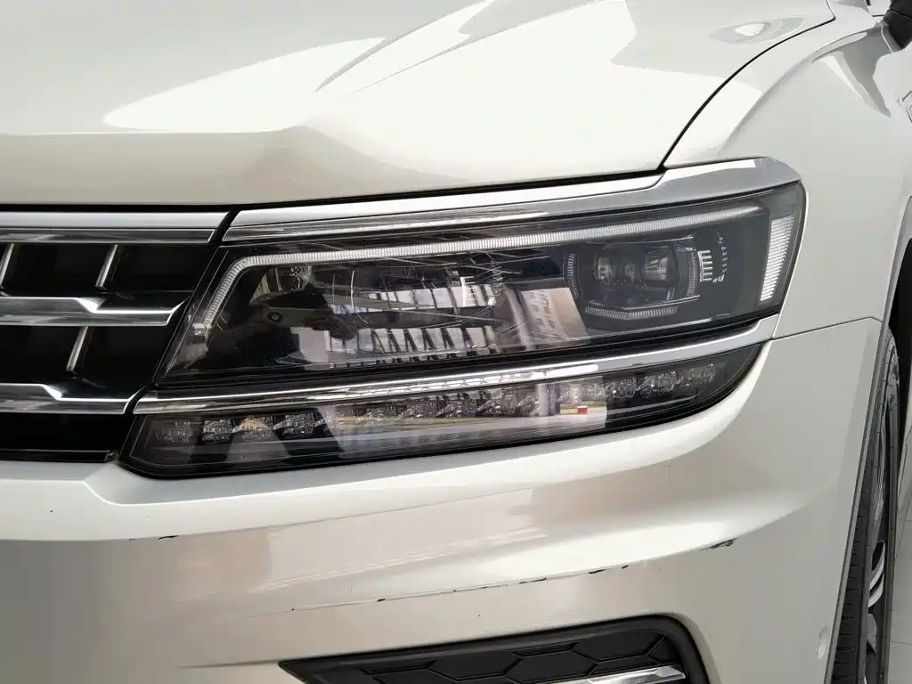 Фото 7 - Volkswagen Tiguan L