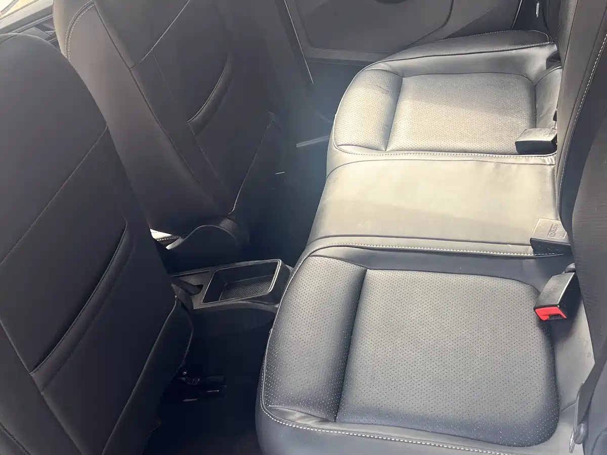 Škoda Fabia 2015 1.4L Automatic Pioneer Edition фото 7