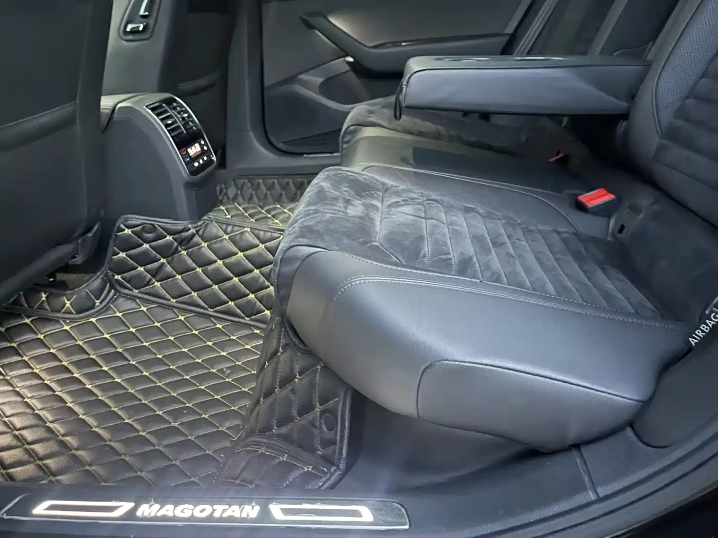 Volkswagen Magotan 2018 380TSI DSG Premium фото 18