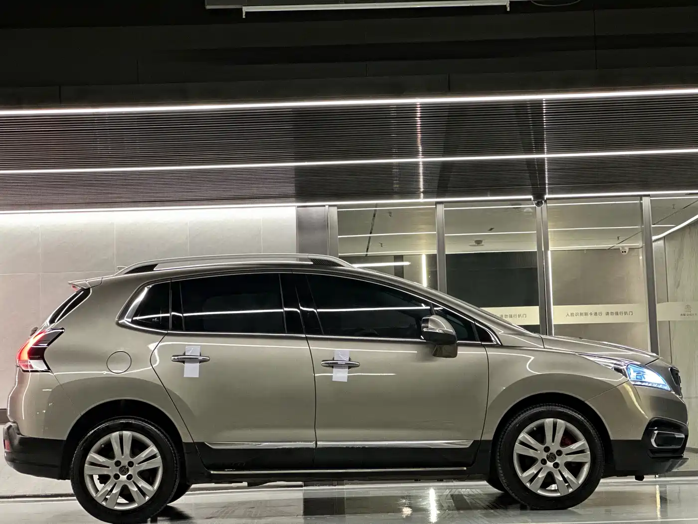 Peugeot 3008 2016 2.0L Automatic Classic Edition фото 22