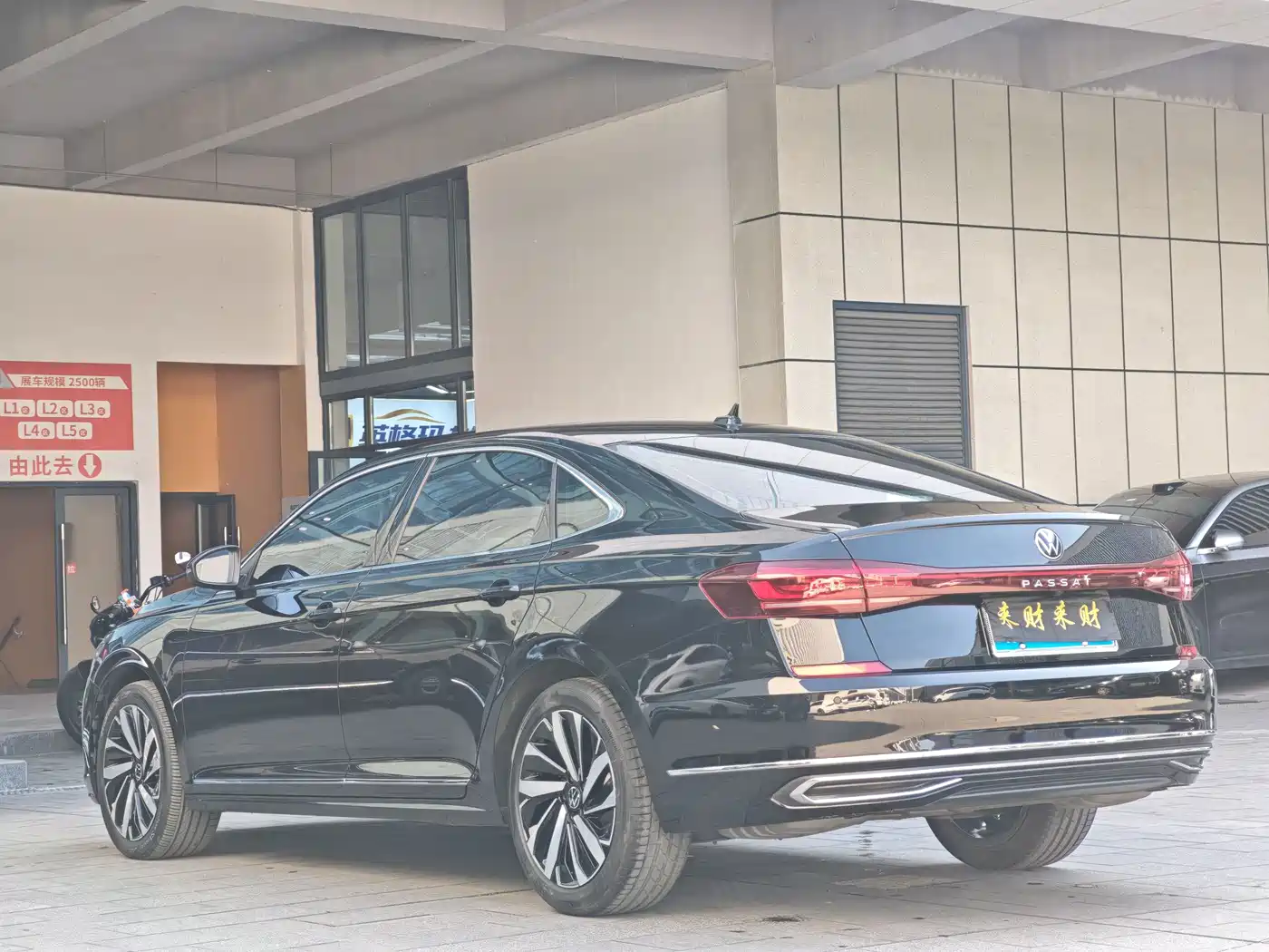 Volkswagen Passat 2025 Outstanding 380TSI Dragon Soaring Edition фото 21