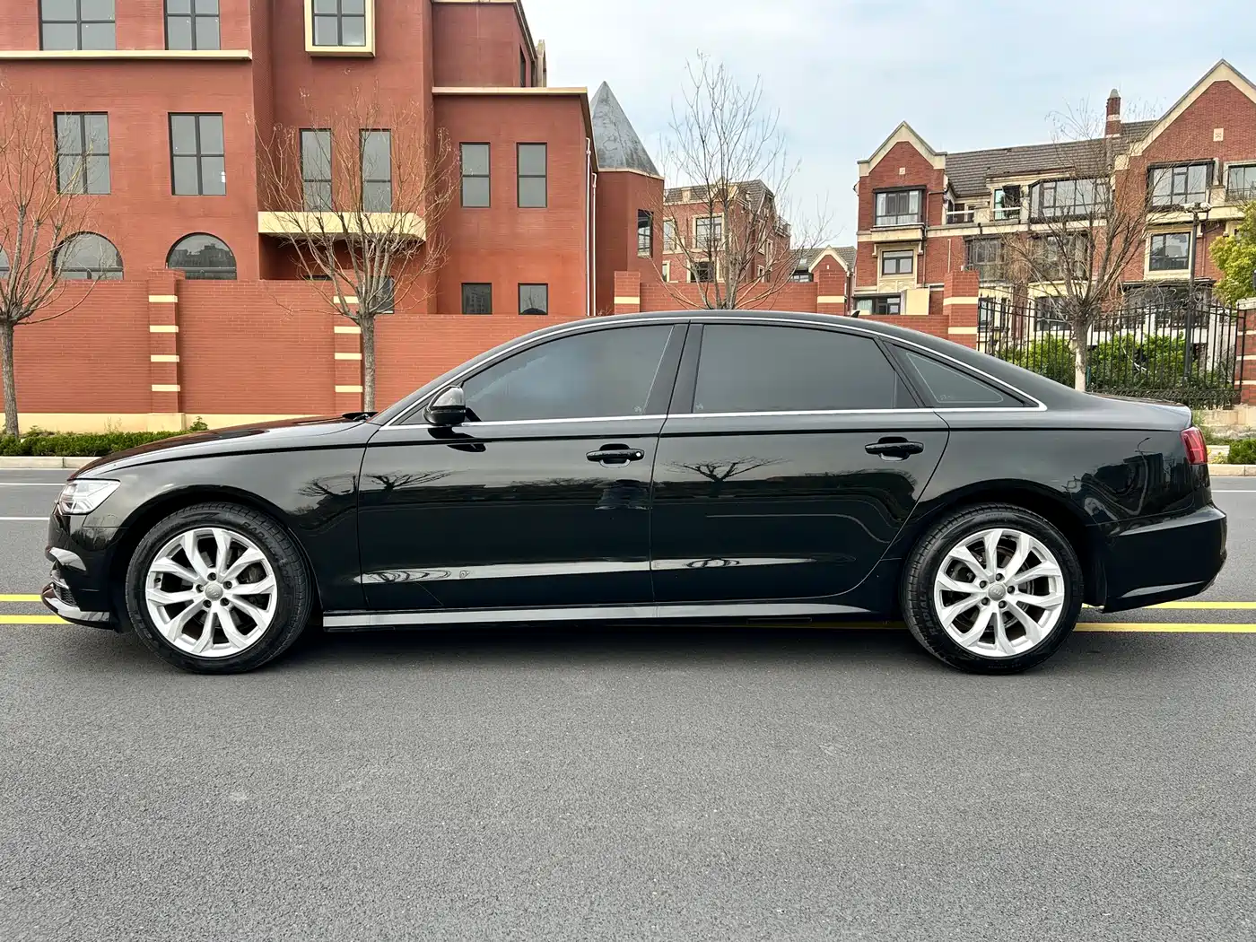 Audi A6L 2018 30th Anniversary 35 TFSI Fashion фото 4