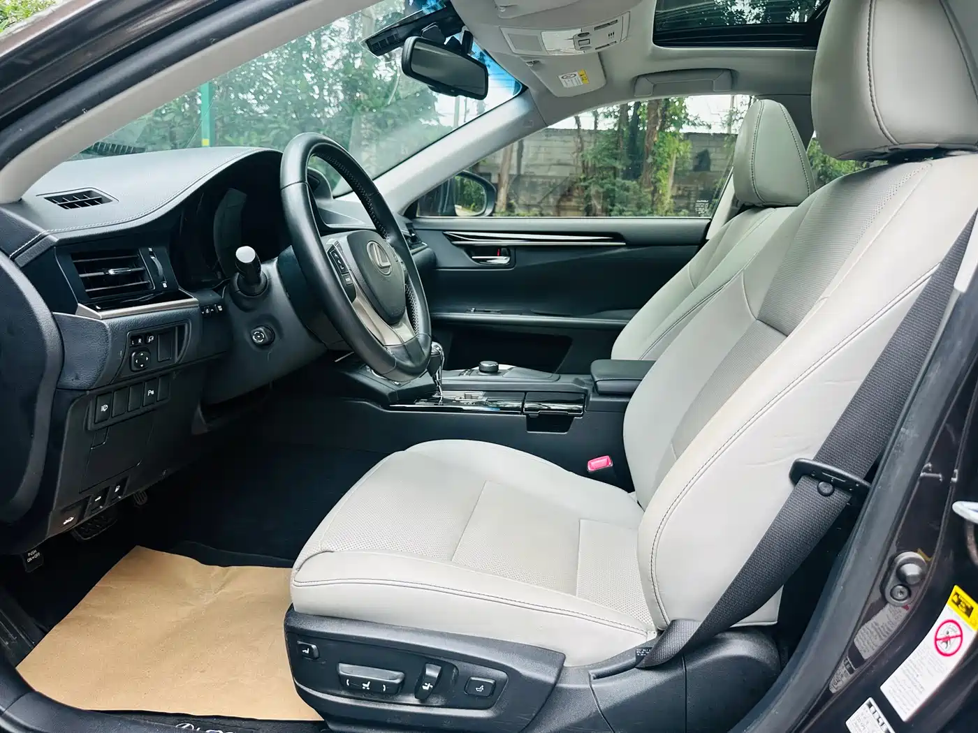 Lexus ES 2014 300h Elite Edition фото 20