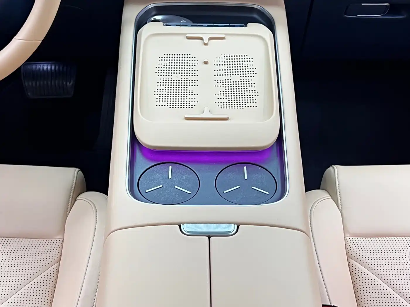 Voyah Auto VOYAH FREE 2023 4WD Extended Range Edition фото 23