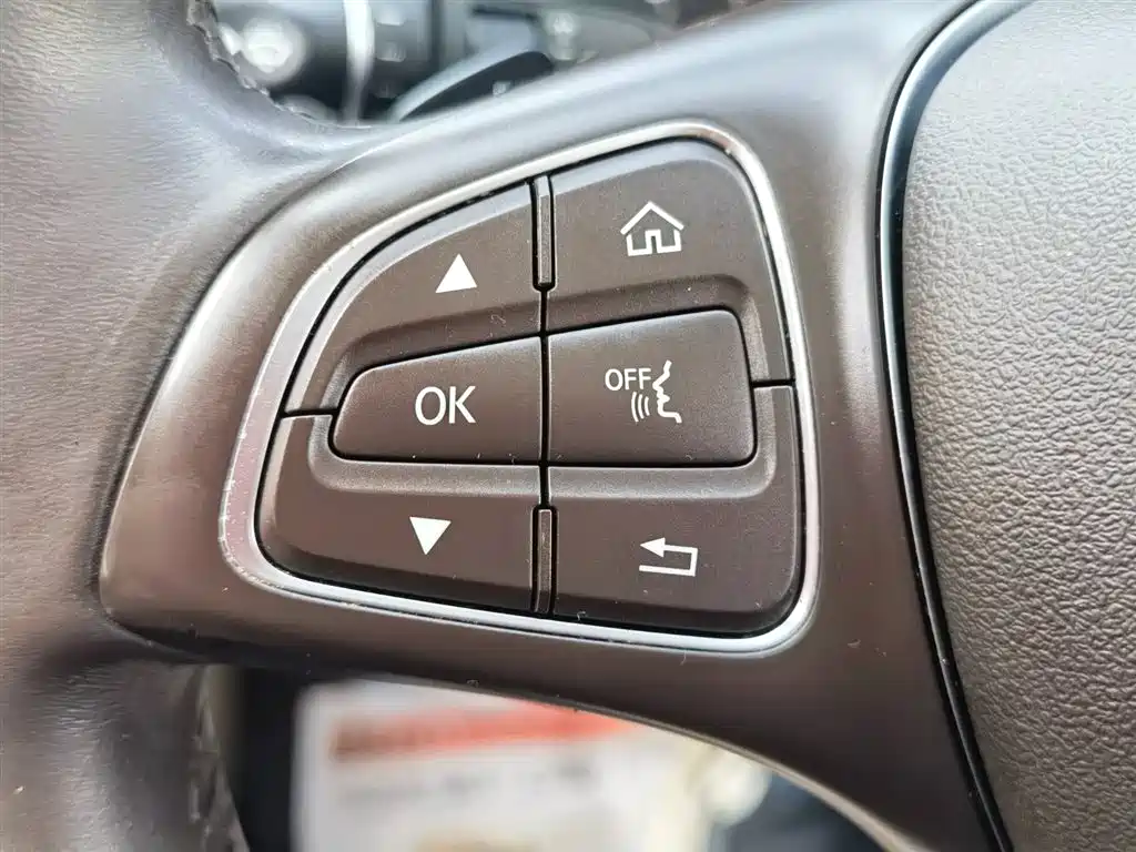 Mercedes-Benz GLC 2018 GLC 300 4MATIC Dynamic фото 30