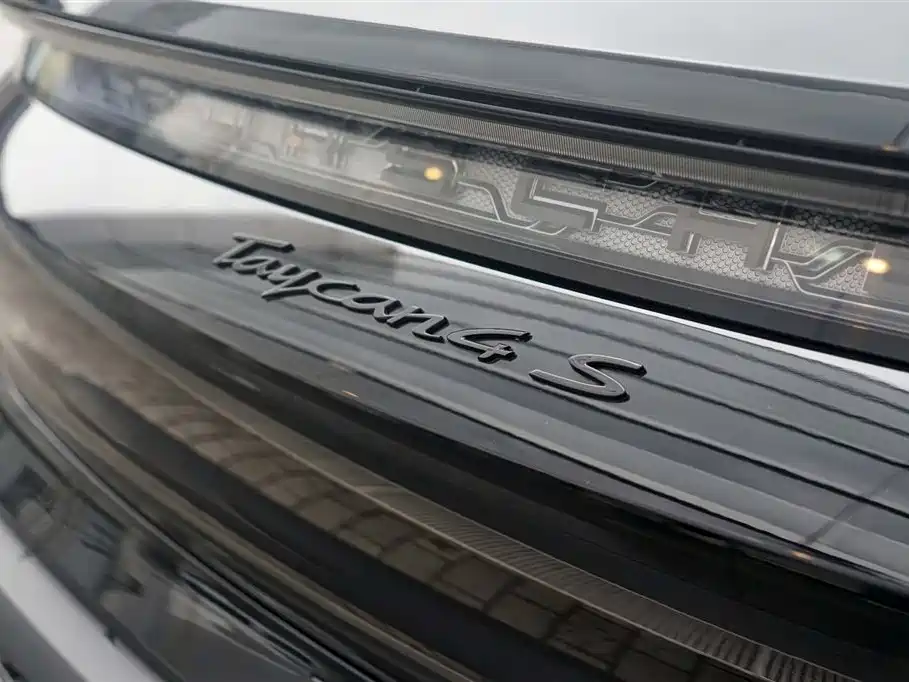 Porsche Taycan 2022 Taycan 4S Cross Turismo фото 17