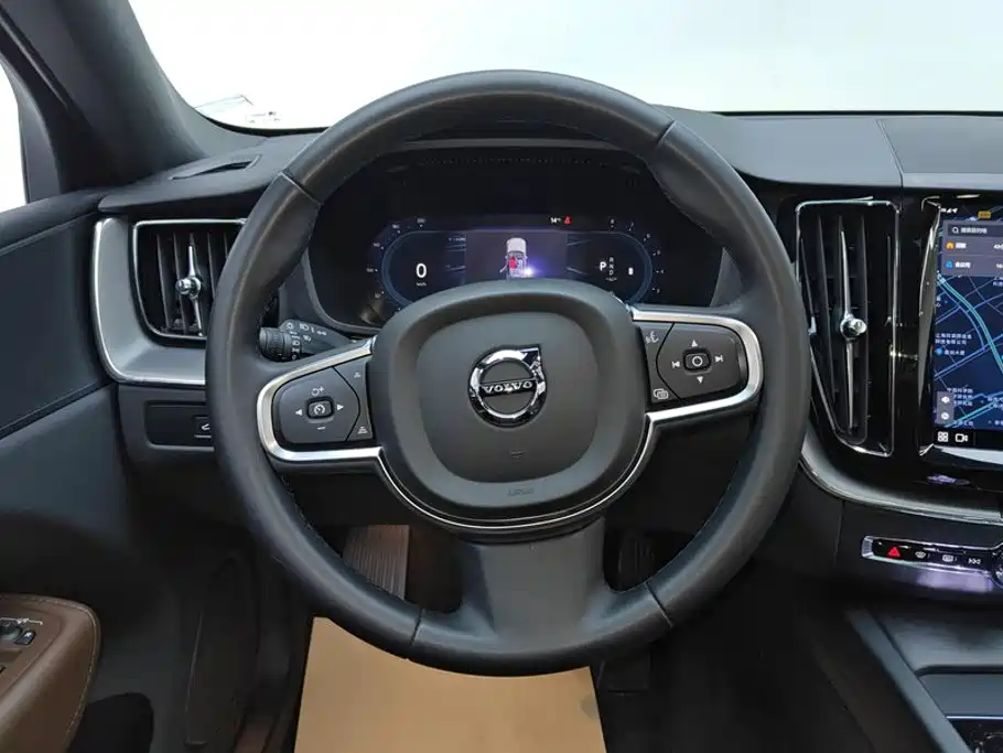 Фото 15 - Volvo XC60