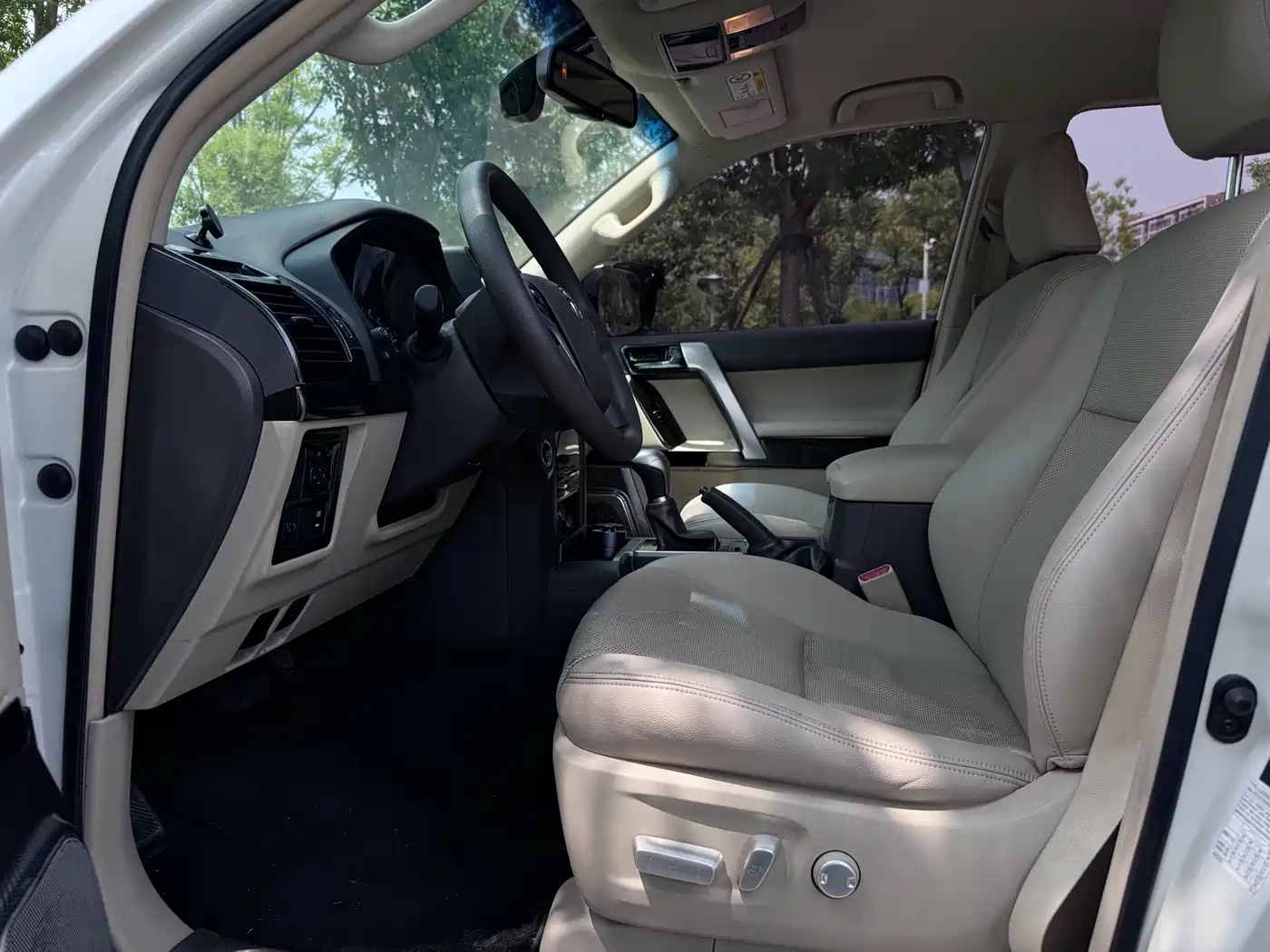 Toyota Prado (Import) 2014 2.7L Automatic Standard Edition фото 9