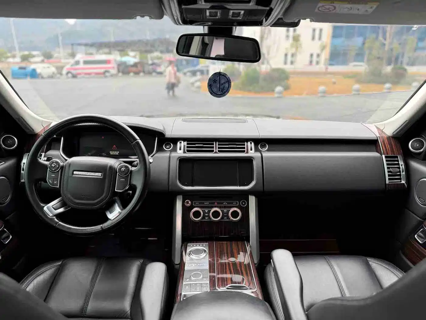 Land Rover Range Rover 2015 3.0 TDV6 Vogue фото 5