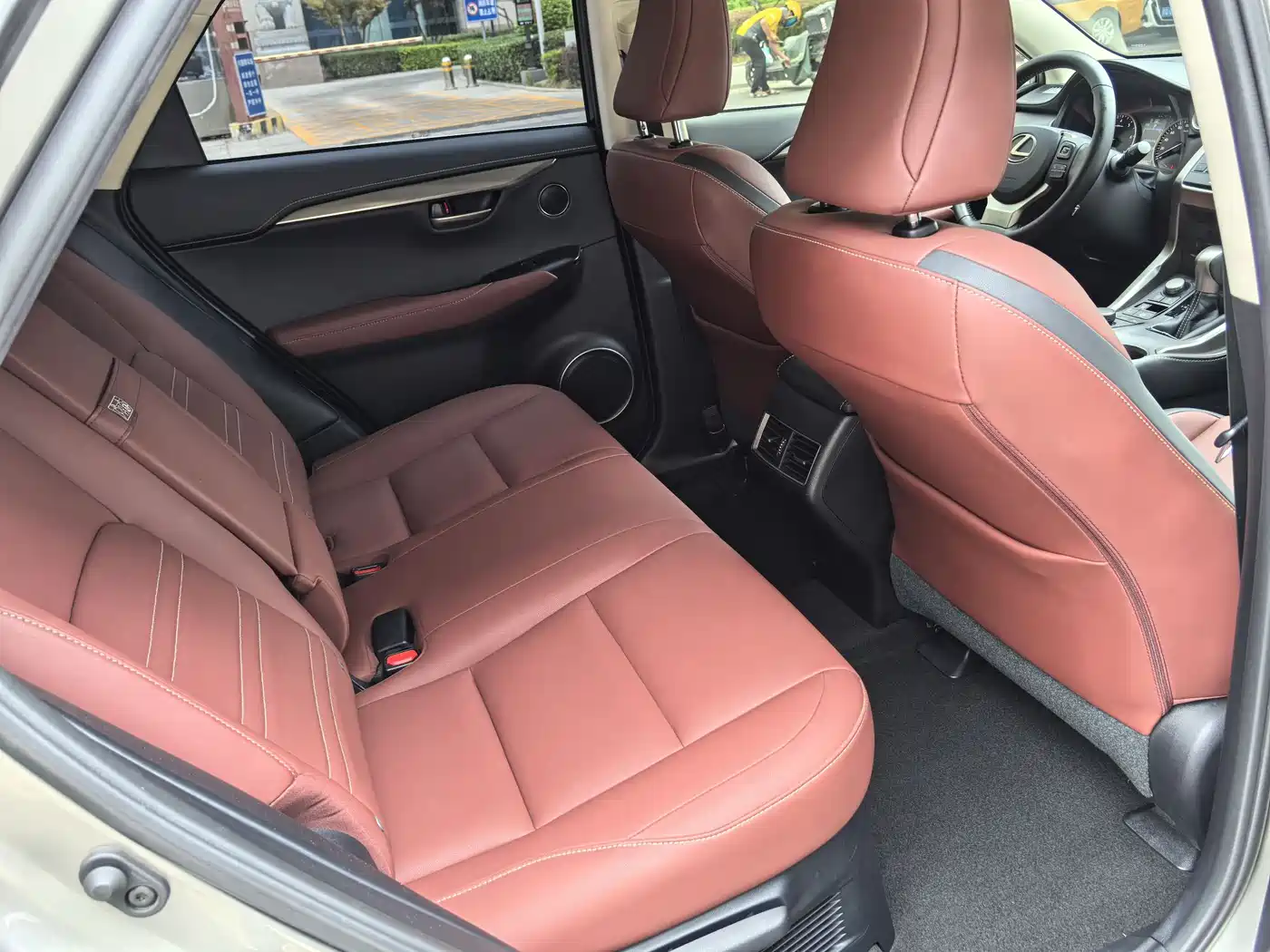 Lexus NX 2015 200t AWD F Sport фото 12