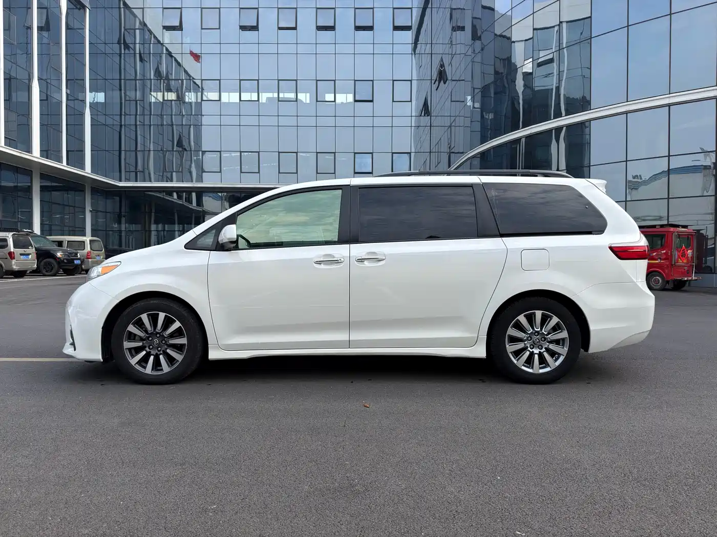 Toyota Sienna 2015 3.5L 2WD L фото 3