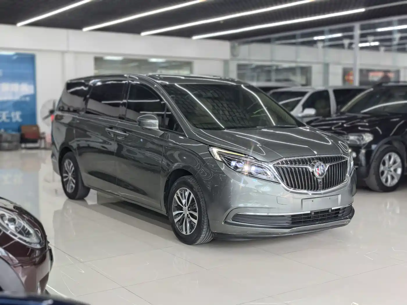 Buick GL8 2018 ES 28T Luxury Type China VI фото 7