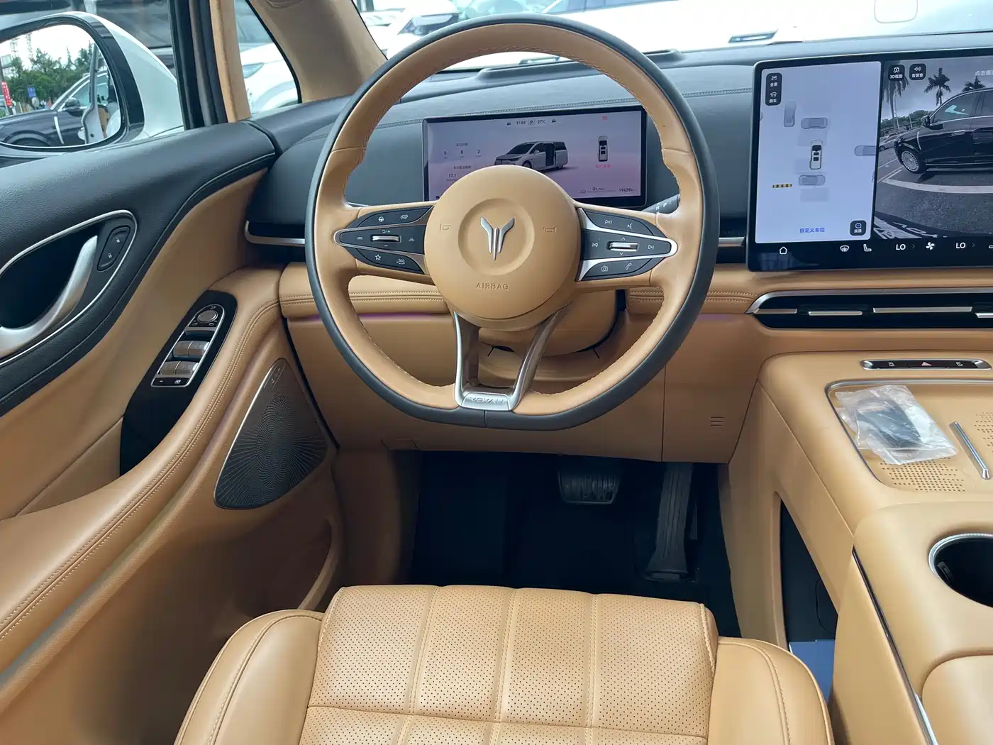 Voyah Auto Voyah Dreamer 2025 PHEV AWD Flagship Qian Kun Edition фото 12