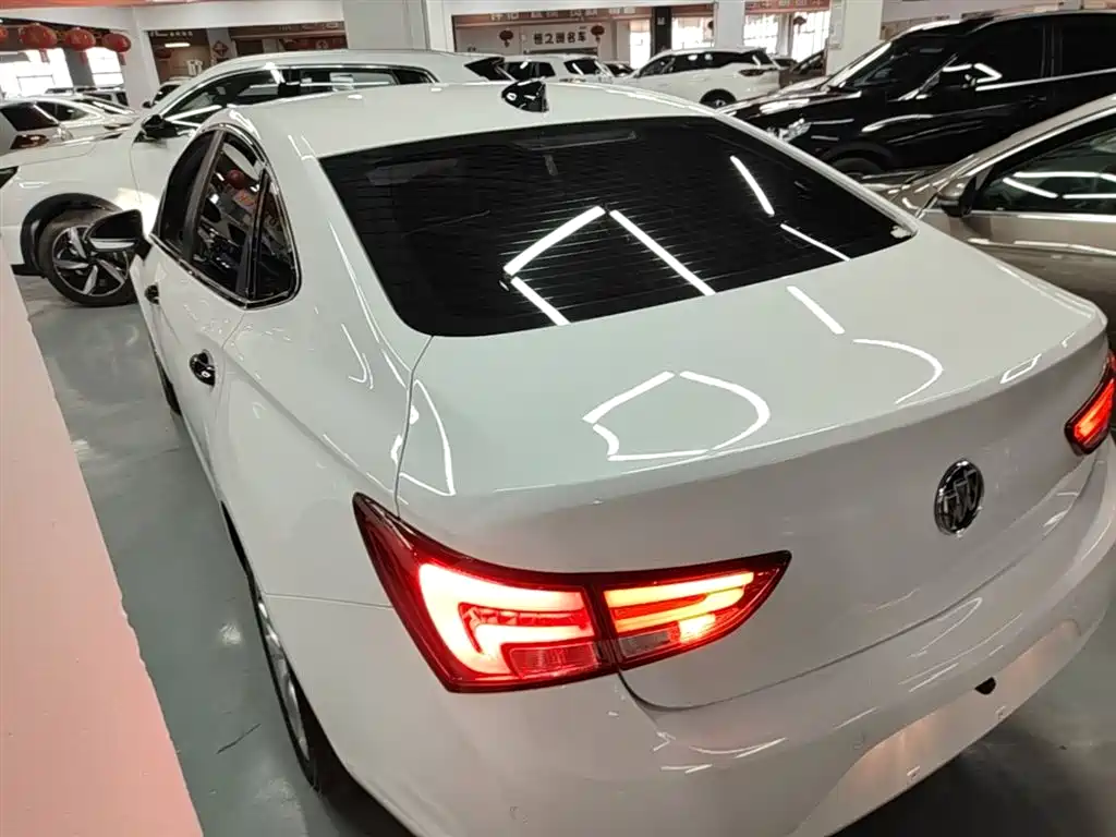 Buick Verano 2018 Sedan 20T Dual Clutch Leading фото 5