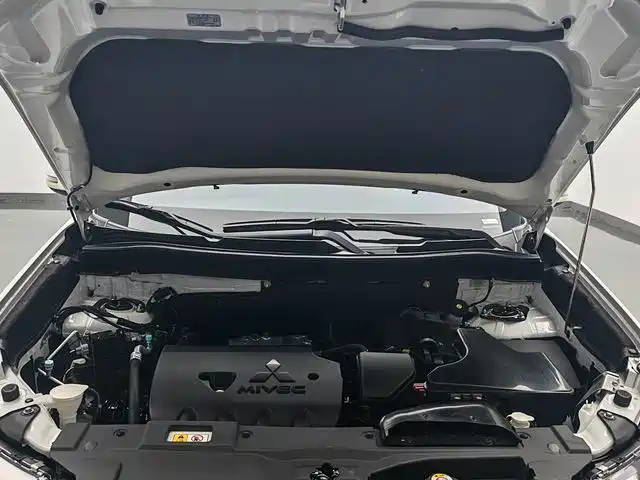 Mitsubishi Outlander 2020 2.0L 2WD Premium 5-seater фото 18