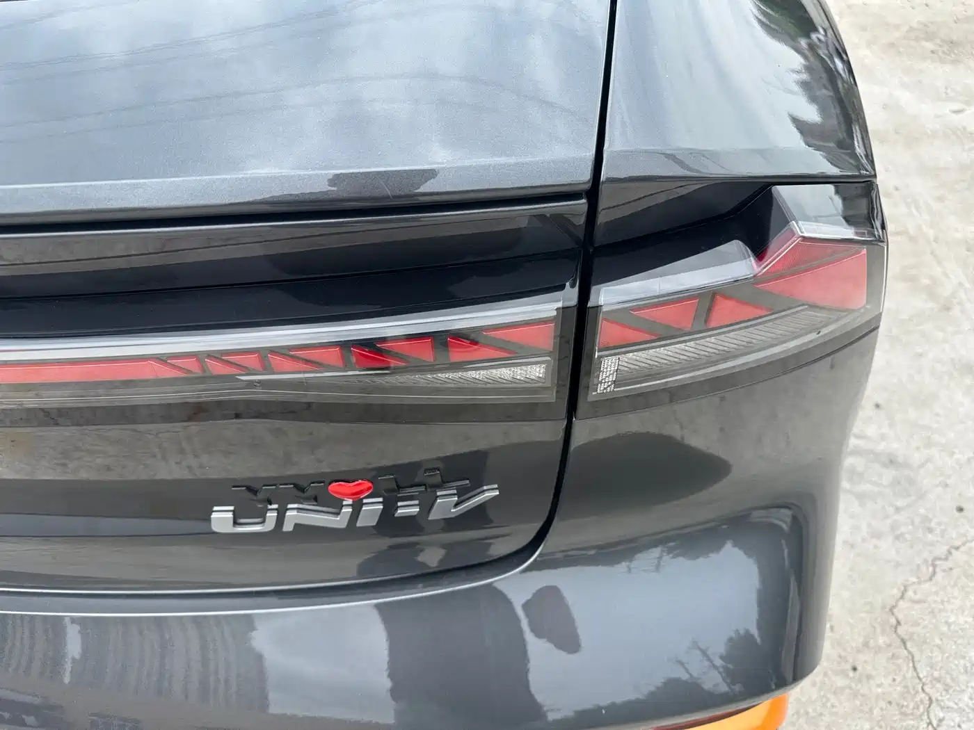 Changan UNI-V 2025 2024 1.5T Deluxe Sport