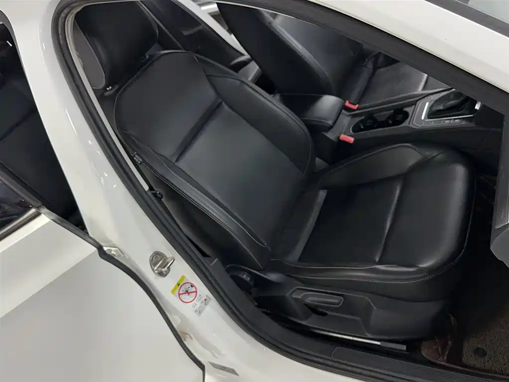 Volkswagen Lamando 2017 230TSI DSG Trend Edition фото 18