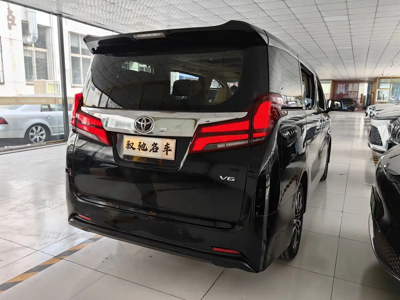 Toyota Alphard 2018 Facelift 3.5L Luxury Edition фото 18