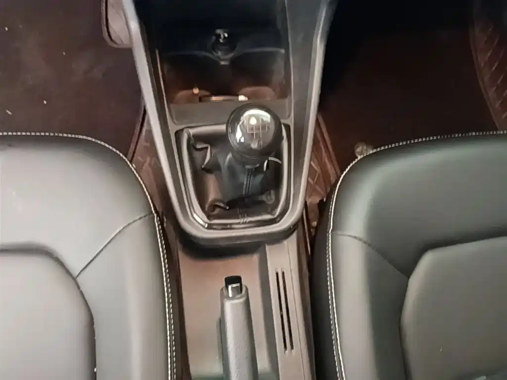 Volkswagen Santana 2016 1.6L Manual Trend Edition фото 14