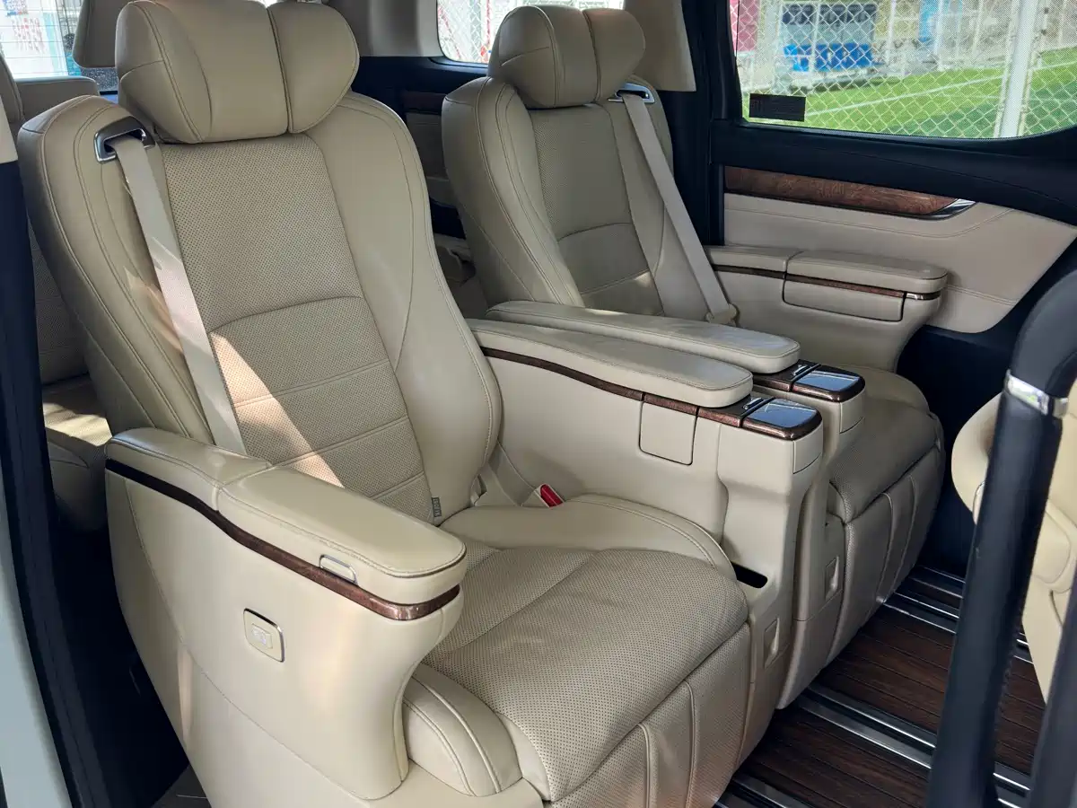 Toyota Alphard 2018 3.5L Premium фото 15