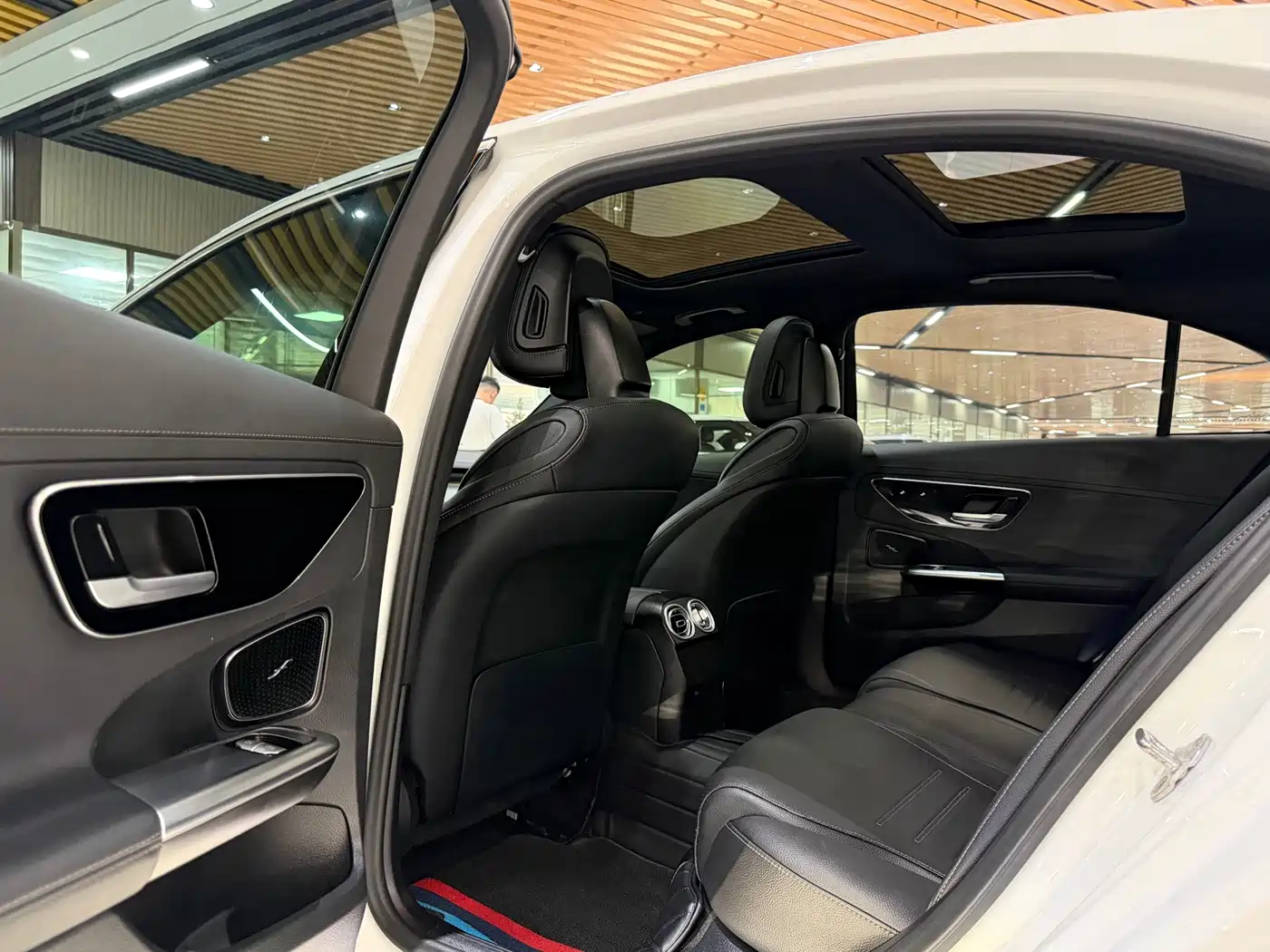 Mercedes-Benz C-Class 2023 C 260 L Sport фото 6