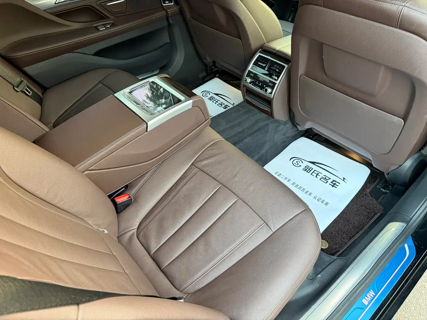 BMW 7 Series 2017 730Li Leading Edition фото 8