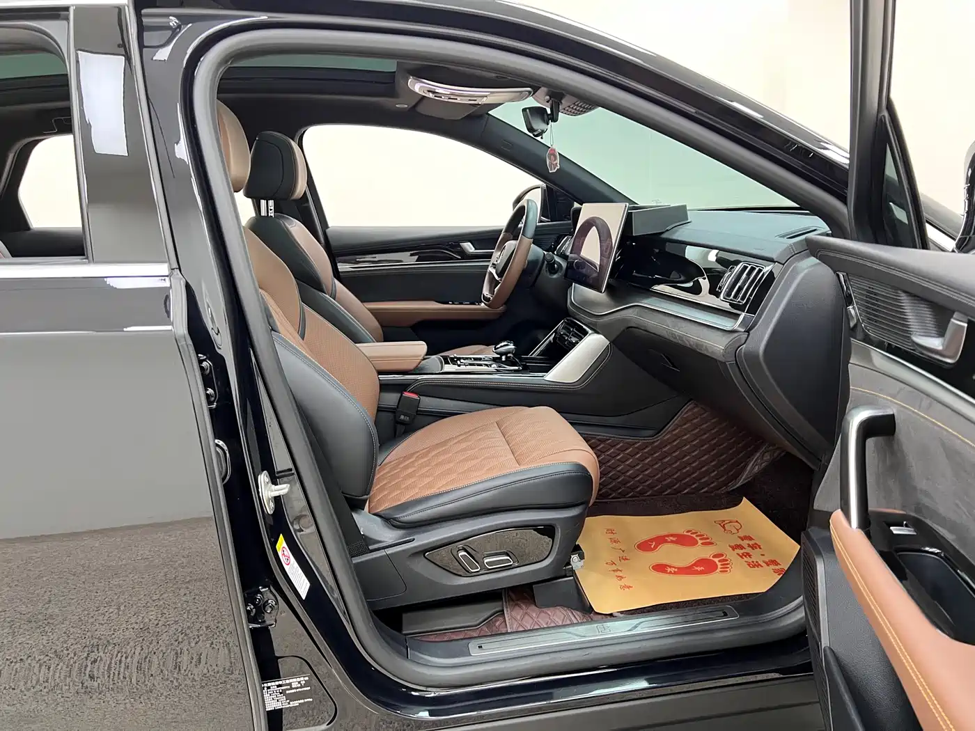 BYD Tang New Energy 2023 Model DM-i Champion Edition 112KM Deluxe фото 31