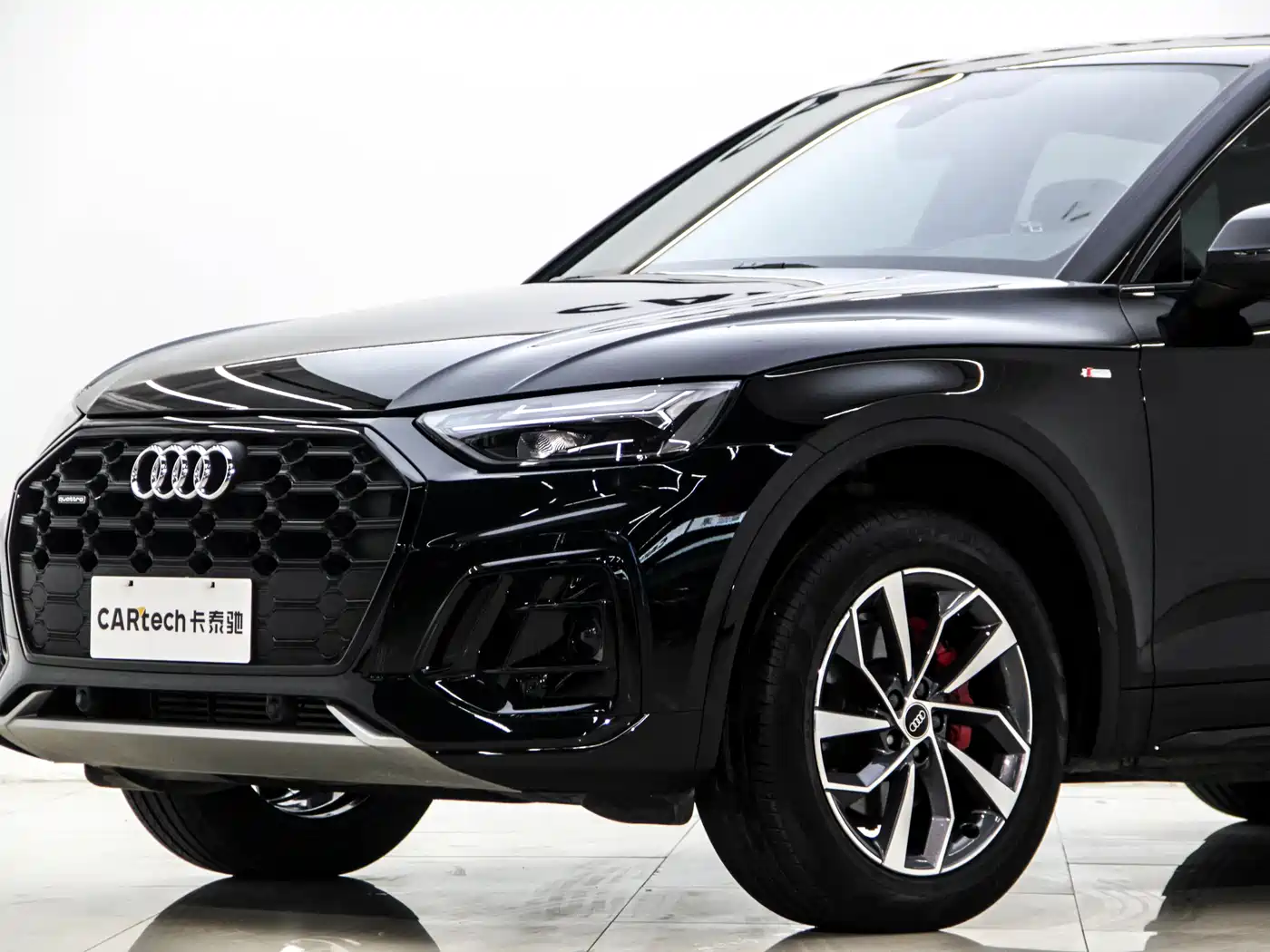 Audi Q5L 2024 Model 40 TFSI Luxury Dynamic фото 17
